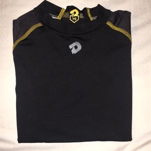 🦋EUC🦋. Black-Gold-Gray Performance Shirt